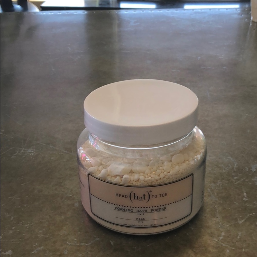 Foaming bath powder